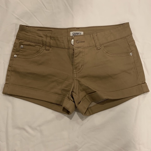 Khaki shorts - Picture 3 of 3